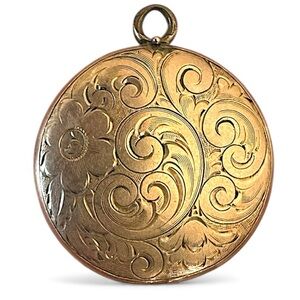 Antique Victorian Gold Shell Etched Locket with Photo